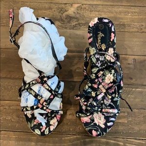 Anna wedge floral shoes 7.5